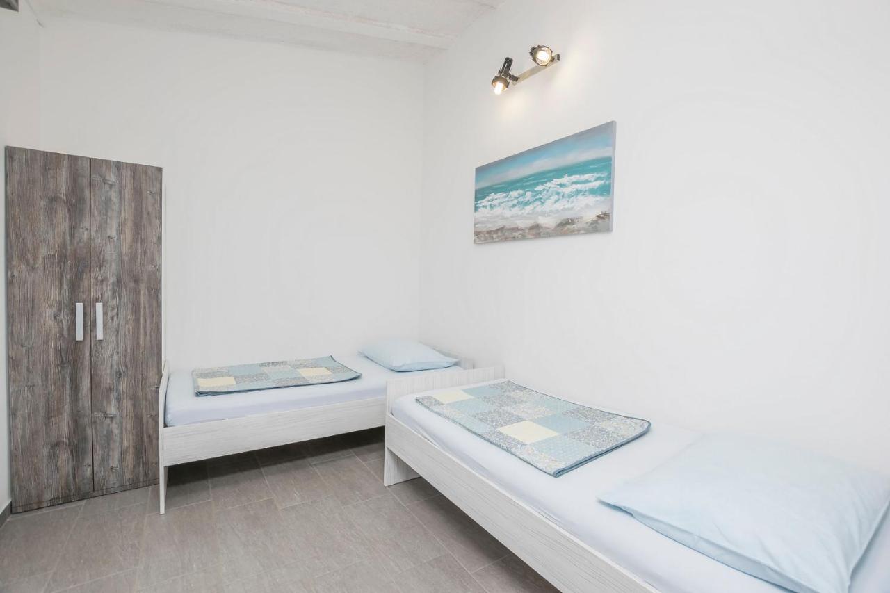 Apartments Mira Privlaka  Exterior photo